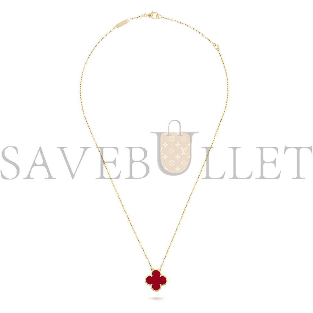VAN CLEEF ARPELS VINTAGE ALHAMBRA PENDANT - YELLOW GOLD, CARNELIAN  VCARD38500